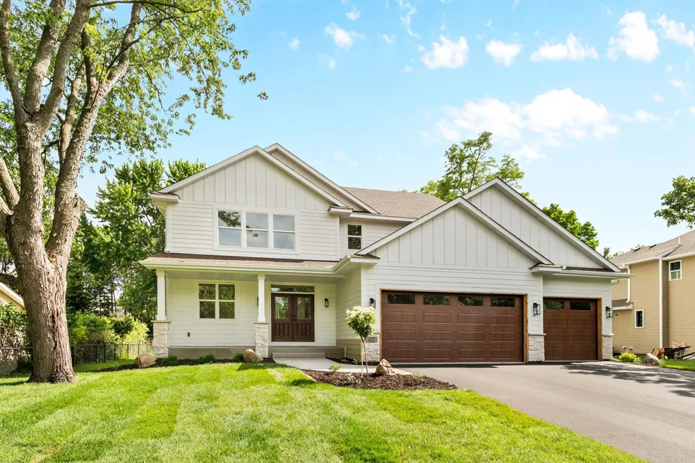 560 Fisher Cir Vadnais Heights, MN 55127