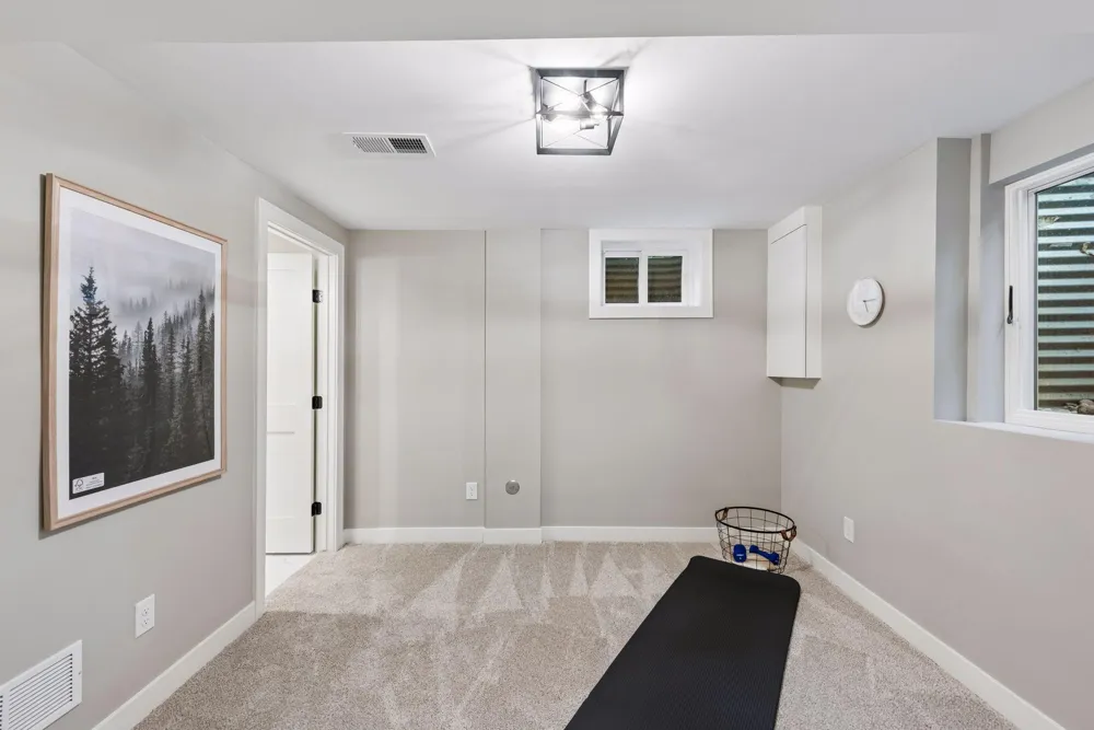 18065 Berry Lane Wayzata, MN 55391