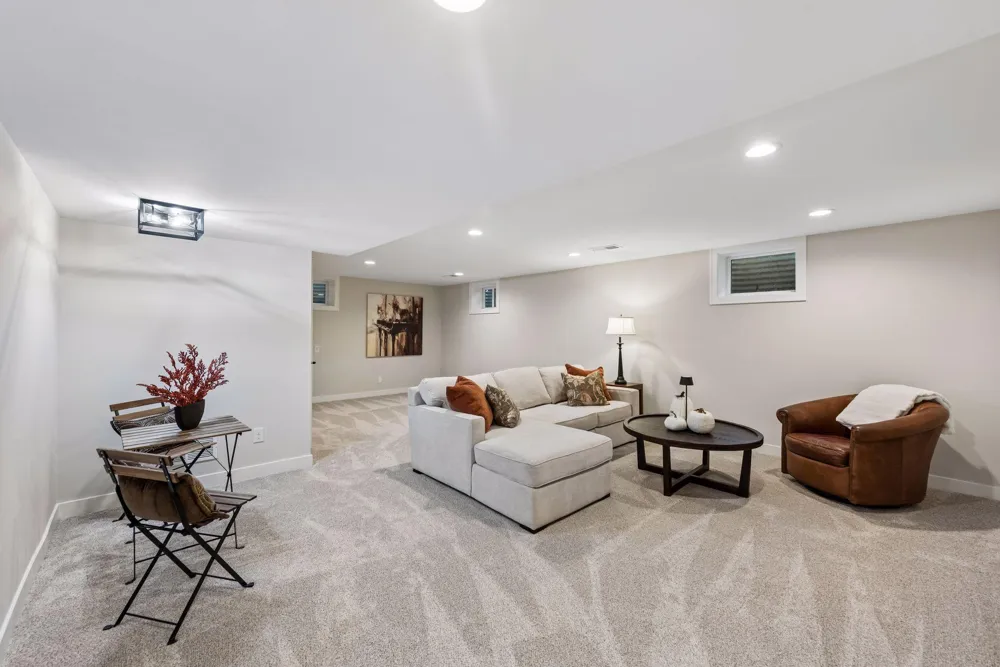 18065 Berry Lane Wayzata, MN 55391