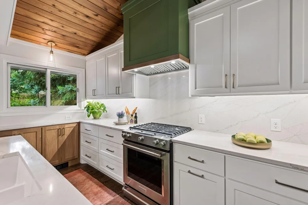 18065 Berry Lane Wayzata, MN 55391
