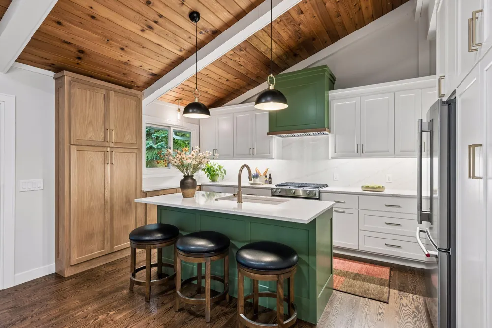 18065 Berry Lane Wayzata, MN 55391