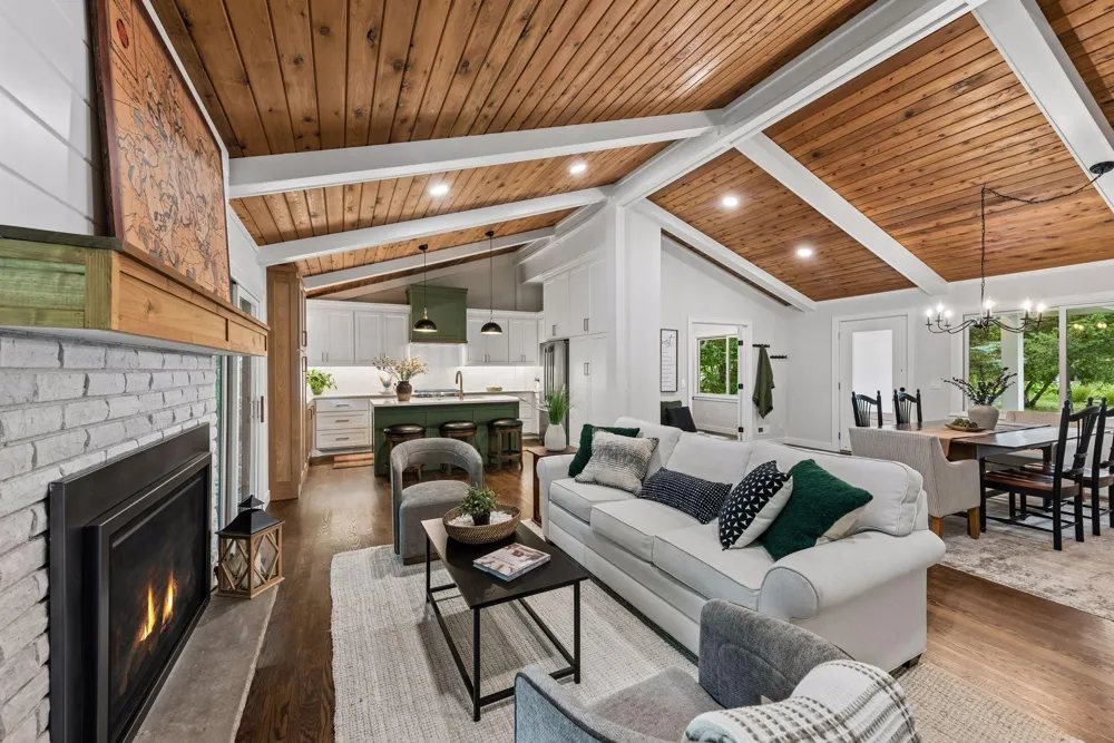 18065 Berry Lane Wayzata, MN 55391