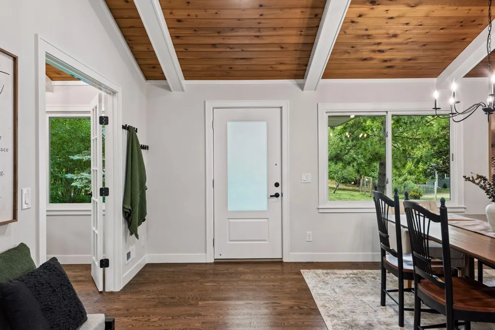 18065 Berry Lane Wayzata, MN 55391