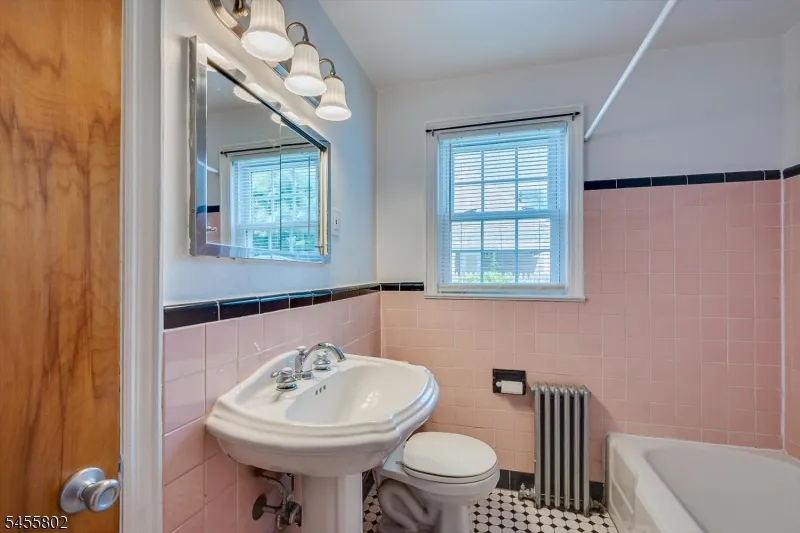 2008 Maple Ave South Plainfield, NJ 07080