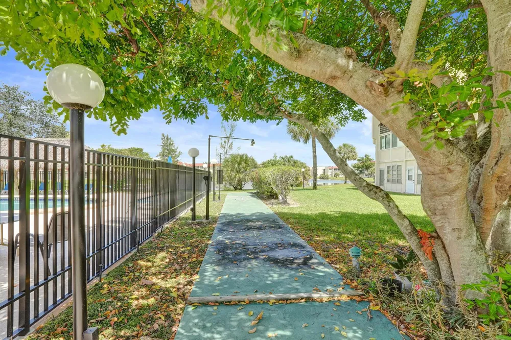 2651 Sunrise Lakes Drive E #104 Sunrise, FL 33322