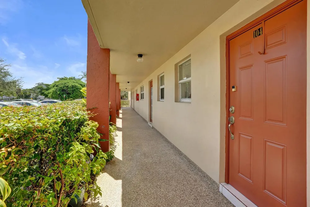 2651 Sunrise Lakes Drive E #104 Sunrise, FL 33322