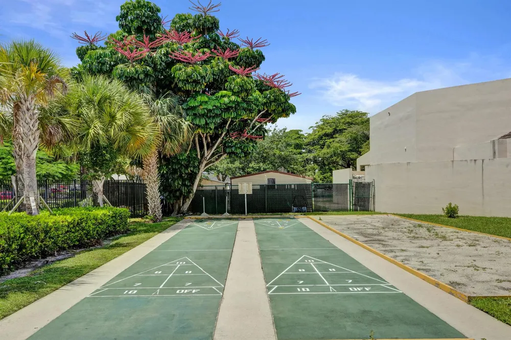2651 Sunrise Lakes Drive E #104 Sunrise, FL 33322