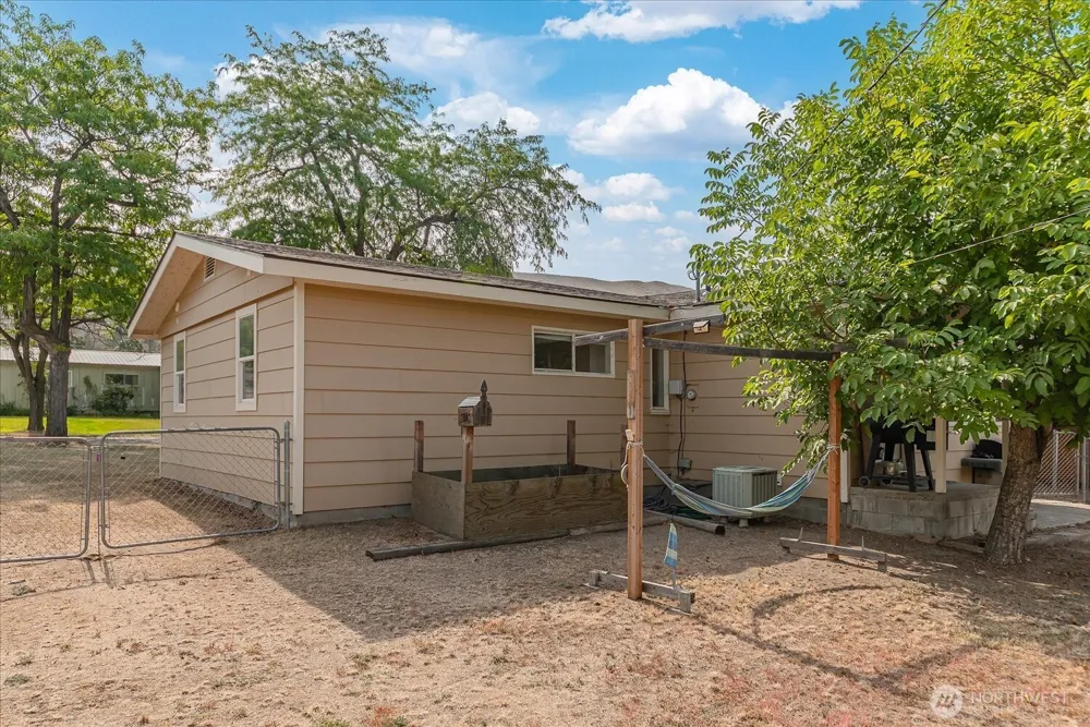1028 Camas Street Coulee Dam, WA 99116