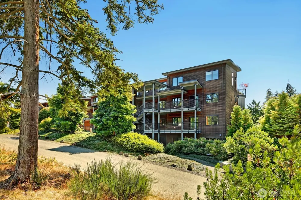 610 Vineyard Lane #A302 Bainbridge Island, WA 98110