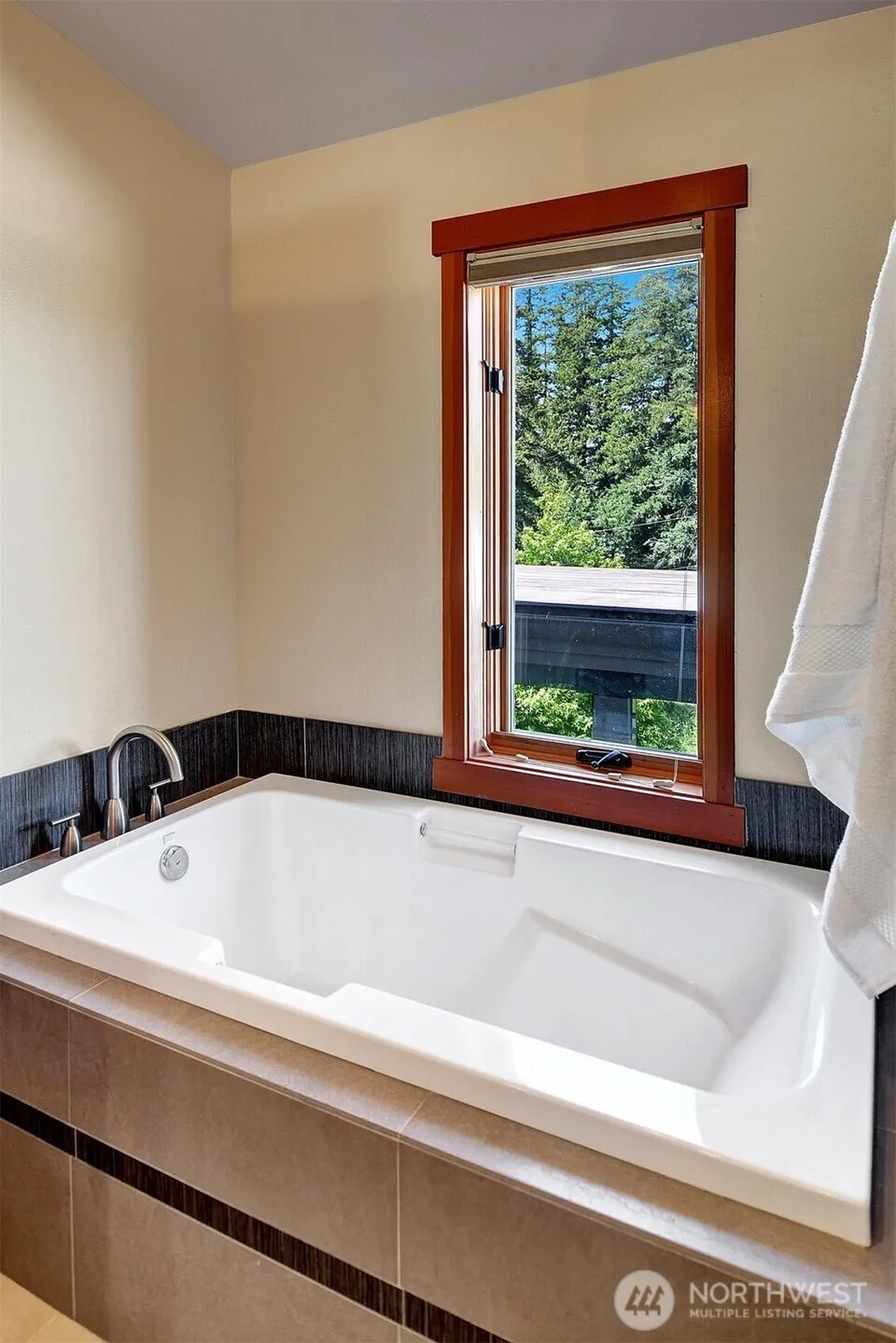 610 Vineyard Lane #A302 Bainbridge Island, WA 98110