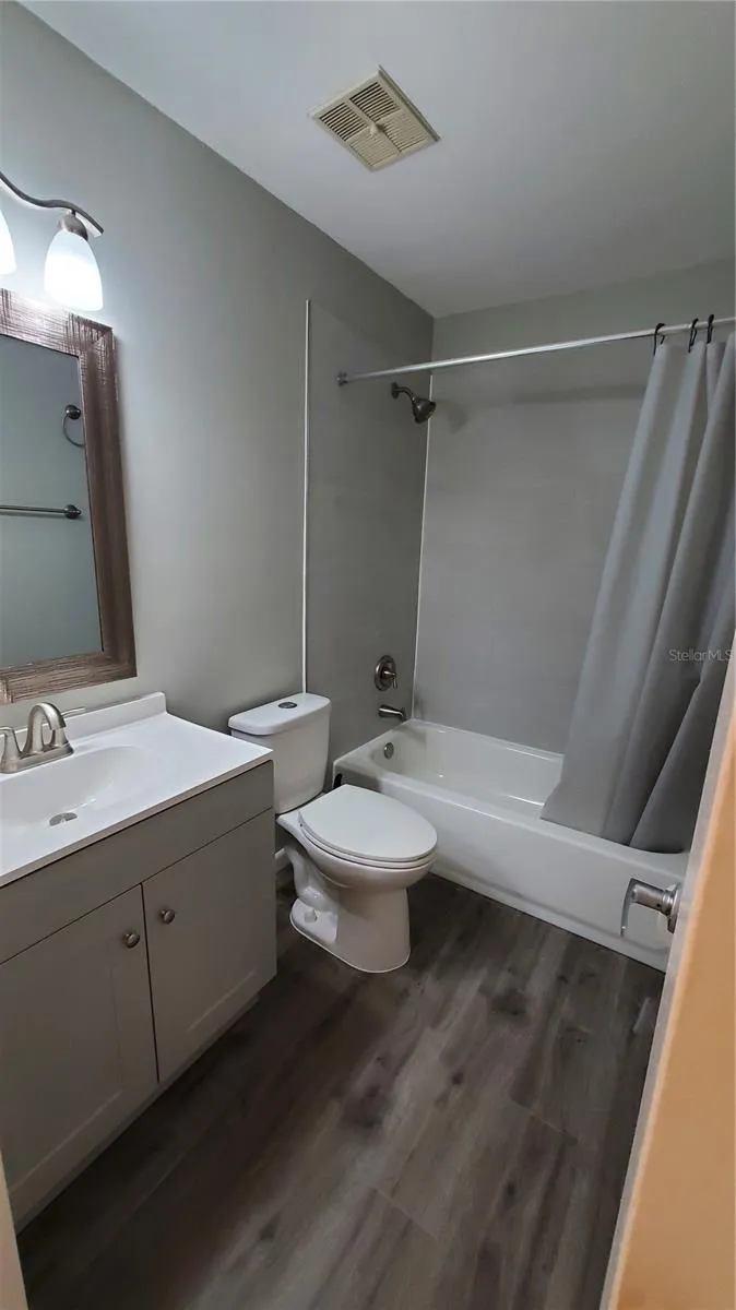 4858 S SEMORAN BOULEVARD #2105 Orlando, FL 32822