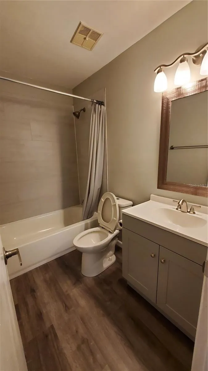 4858 S SEMORAN BOULEVARD #2105 Orlando, FL 32822