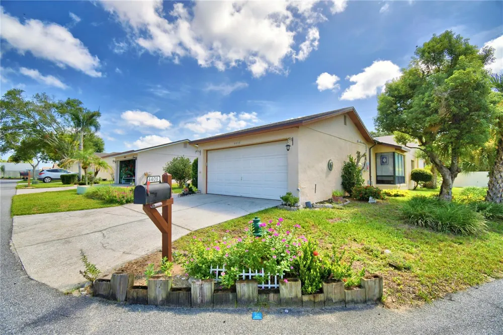 4408 GLENNS LANDING Winter Haven, FL 33884