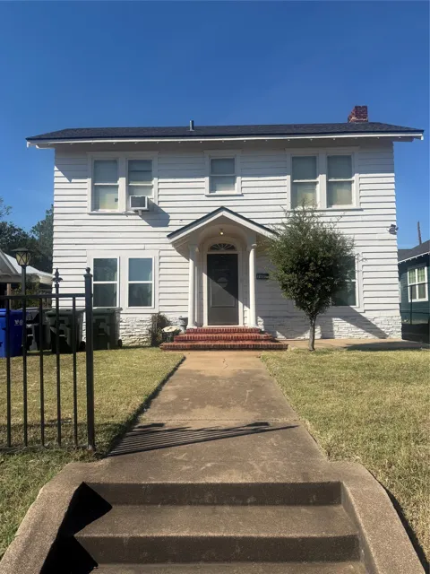2605 Homan