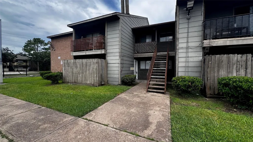 9090 S Braeswood Boulevard #89 Houston, TX 77074