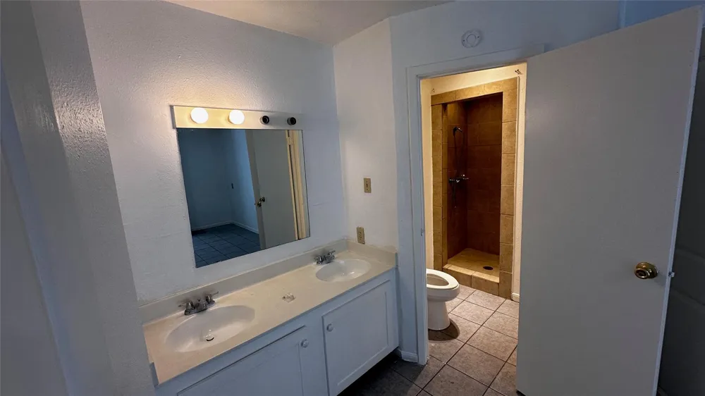 9090 S Braeswood Boulevard #89 Houston, TX 77074