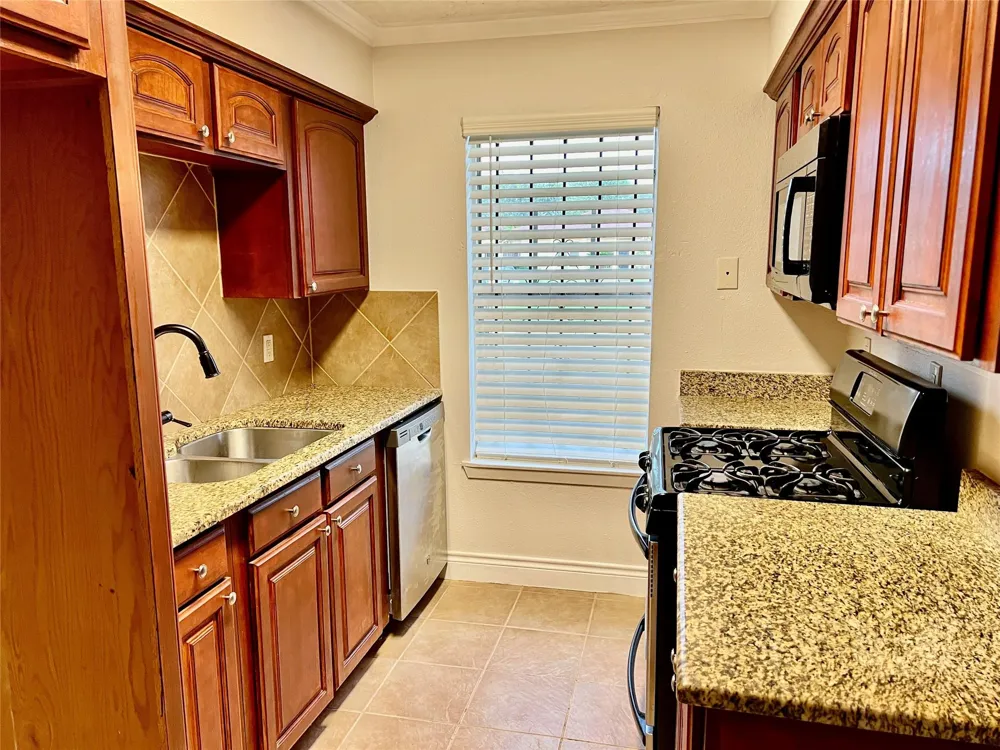 12110 Murr Way Houston, TX 77048