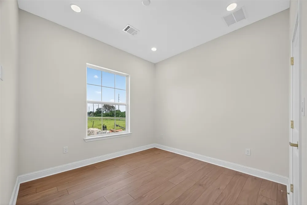 7717 Prairie Street Hitchcock, TX 77563