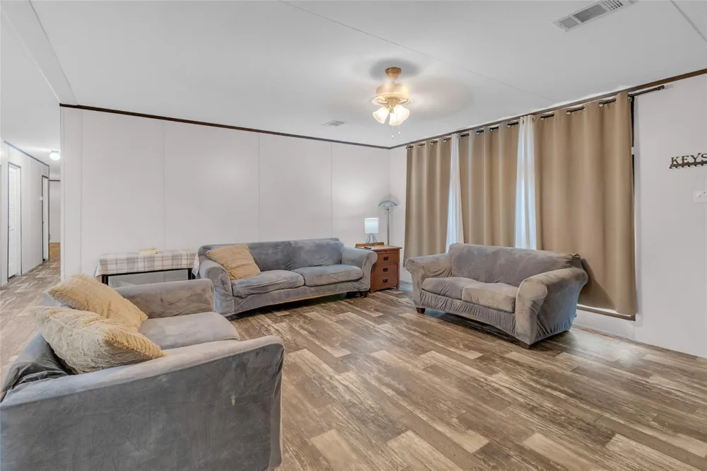275 Road 5132 Cleveland, TX 77327