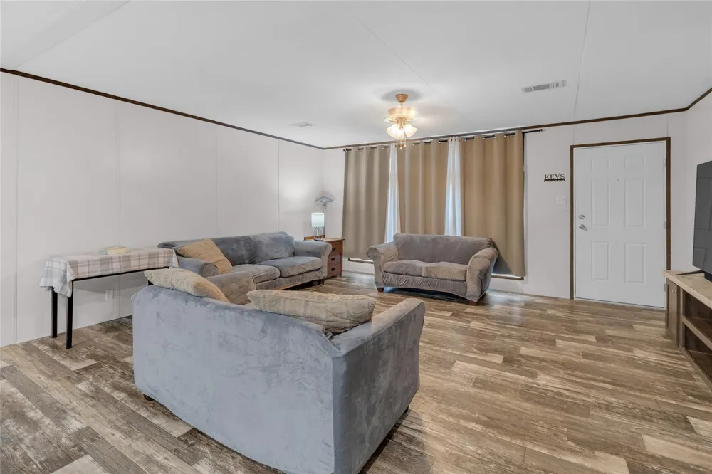 275 Road 5132 Cleveland, TX 77327