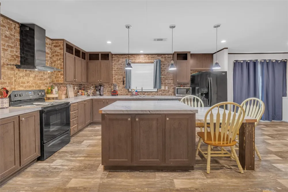 275 Road 5132 Cleveland, TX 77327