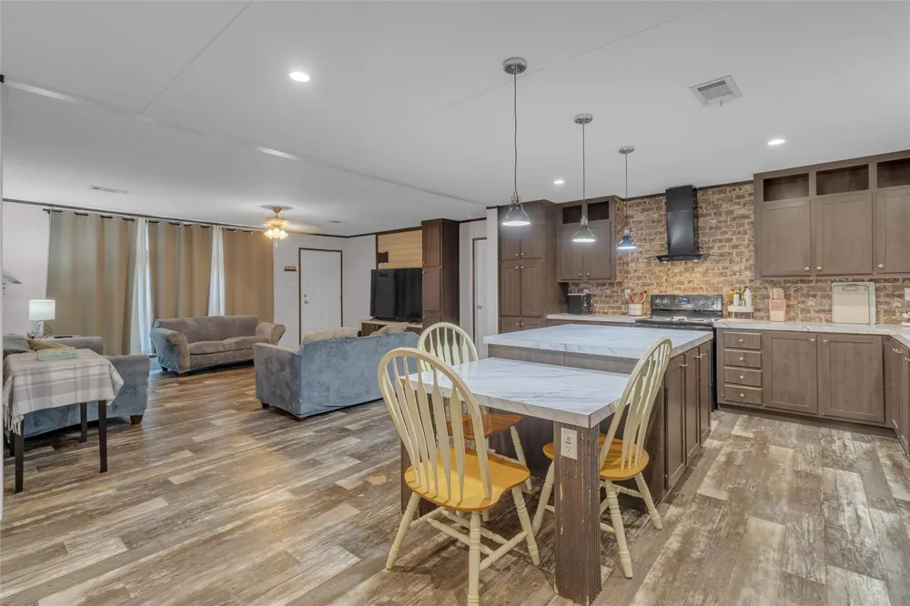 275 Road 5132 Cleveland, TX 77327