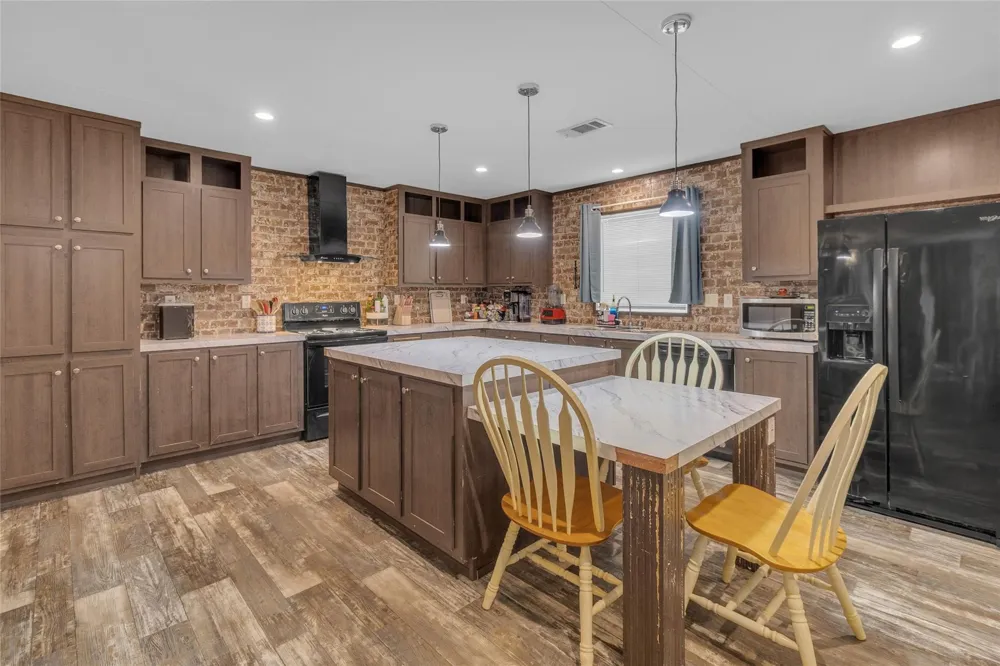 275 Road 5132 Cleveland, TX 77327