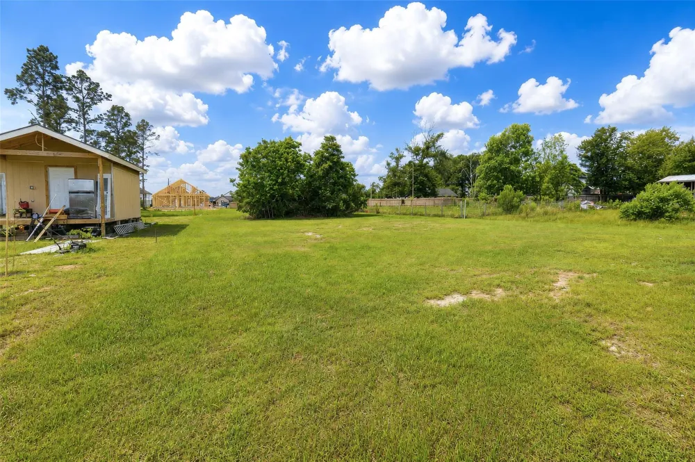 275 Road 5132 Cleveland, TX 77327