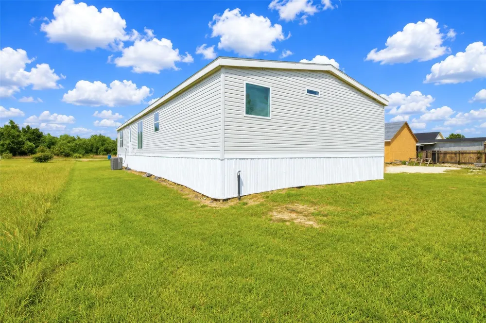 275 Road 5132 Cleveland, TX 77327