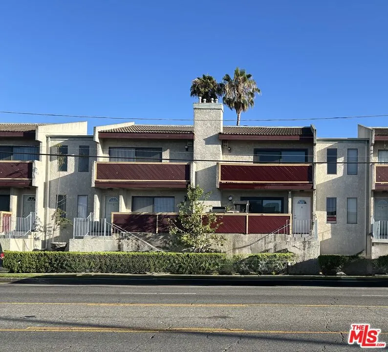 15554 Parthenia Street #8 Los Angeles, CA 91343