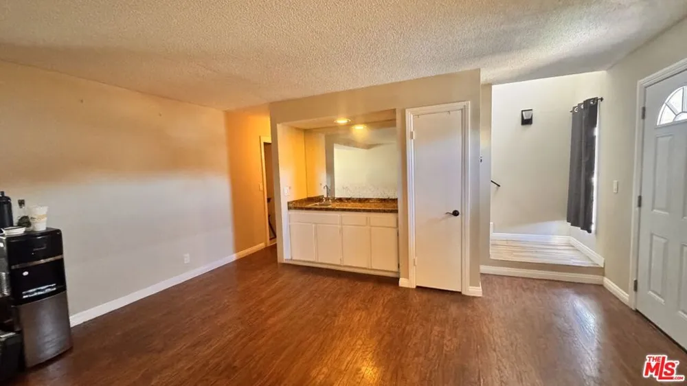 15554 Parthenia Street #8 Los Angeles, CA 91343