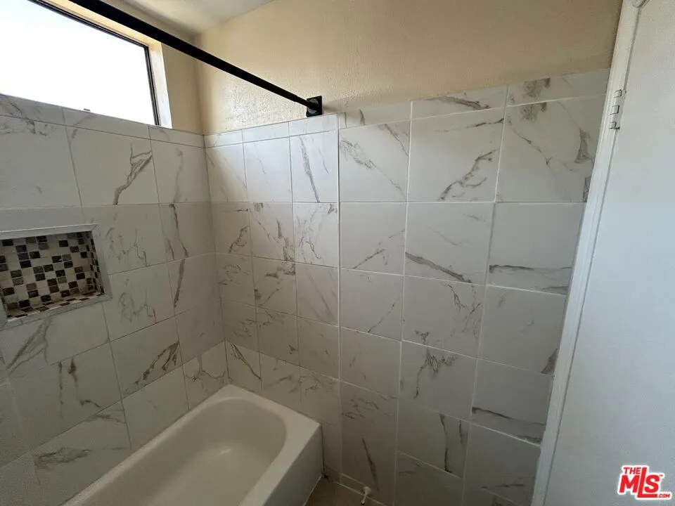 15554 Parthenia Street #8 Los Angeles, CA 91343