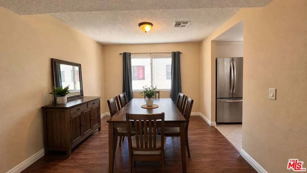 15554 Parthenia Street #8 Los Angeles, CA 91343