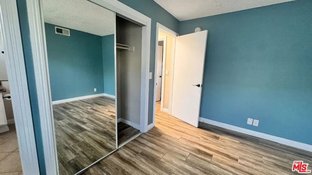 15554 Parthenia Street #8 Los Angeles, CA 91343