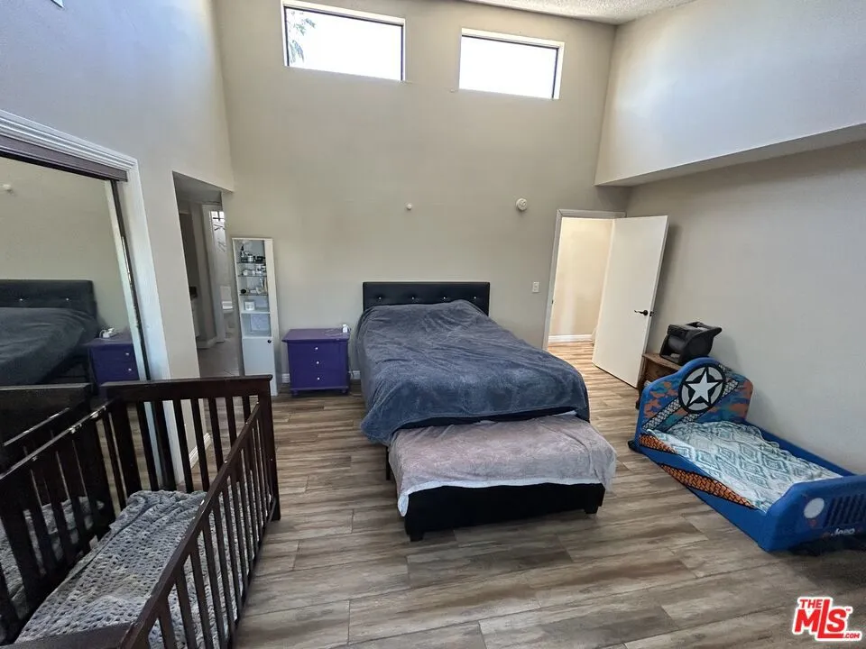 15554 Parthenia Street #8 Los Angeles, CA 91343