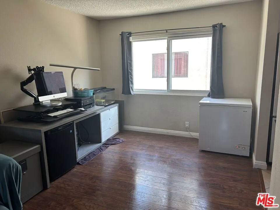15554 Parthenia Street #8 Los Angeles, CA 91343