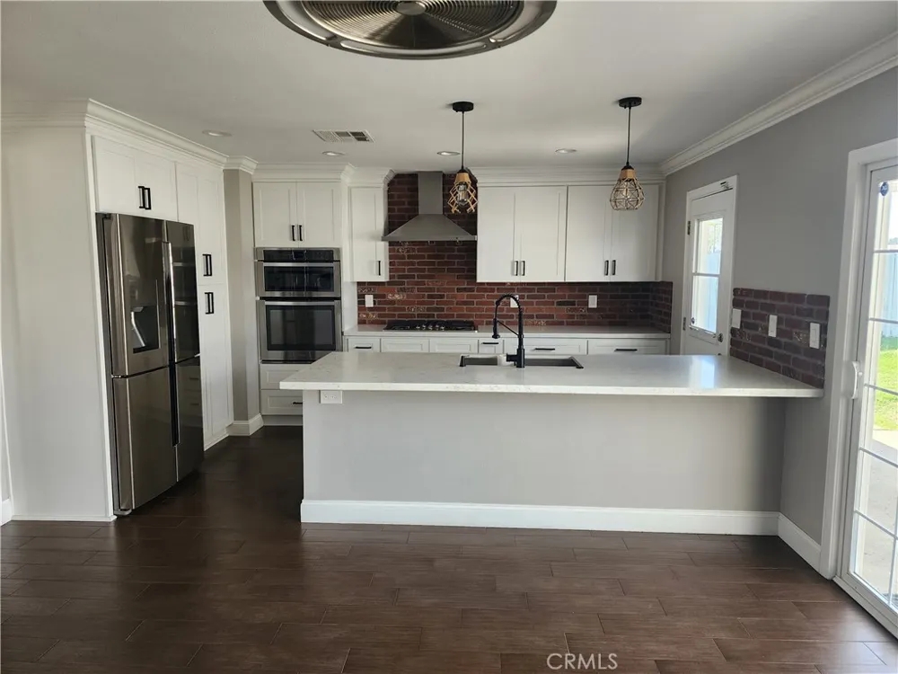 5253 E Woodwind Anaheim, CA 92807