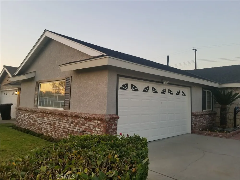5253 E Woodwind Anaheim, CA 92807