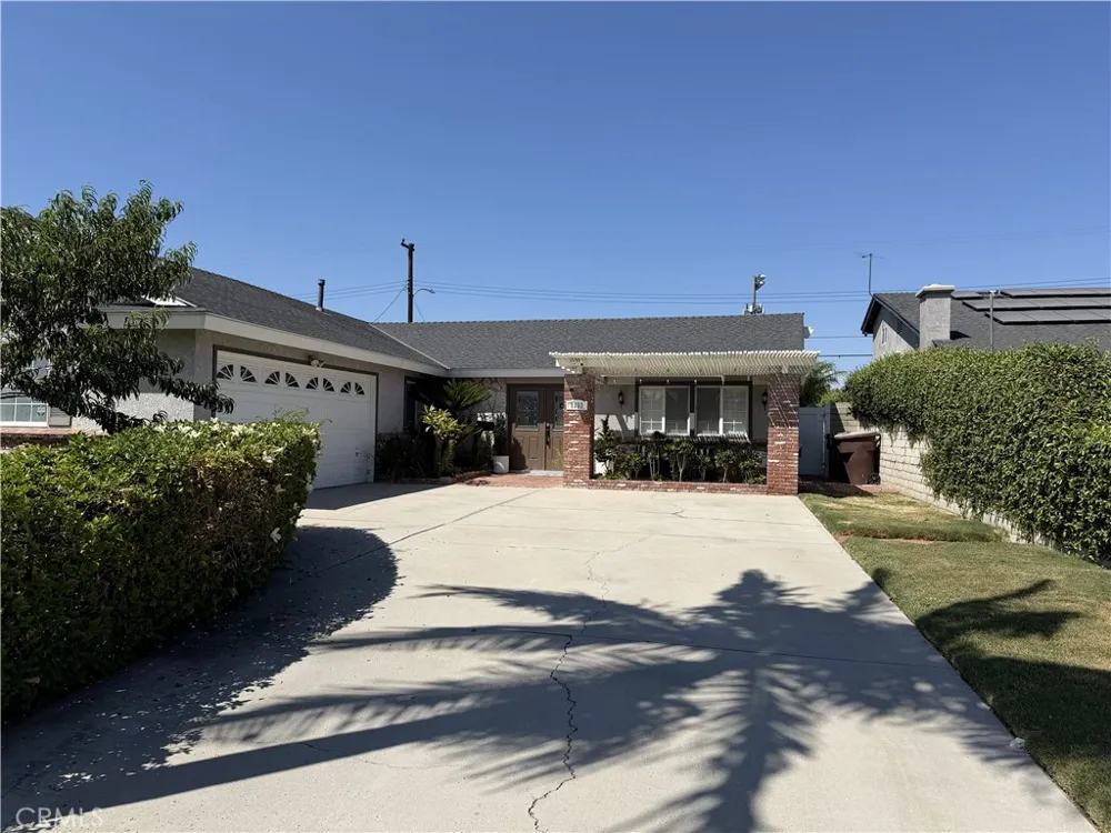 5253 E Woodwind Anaheim, CA 92807