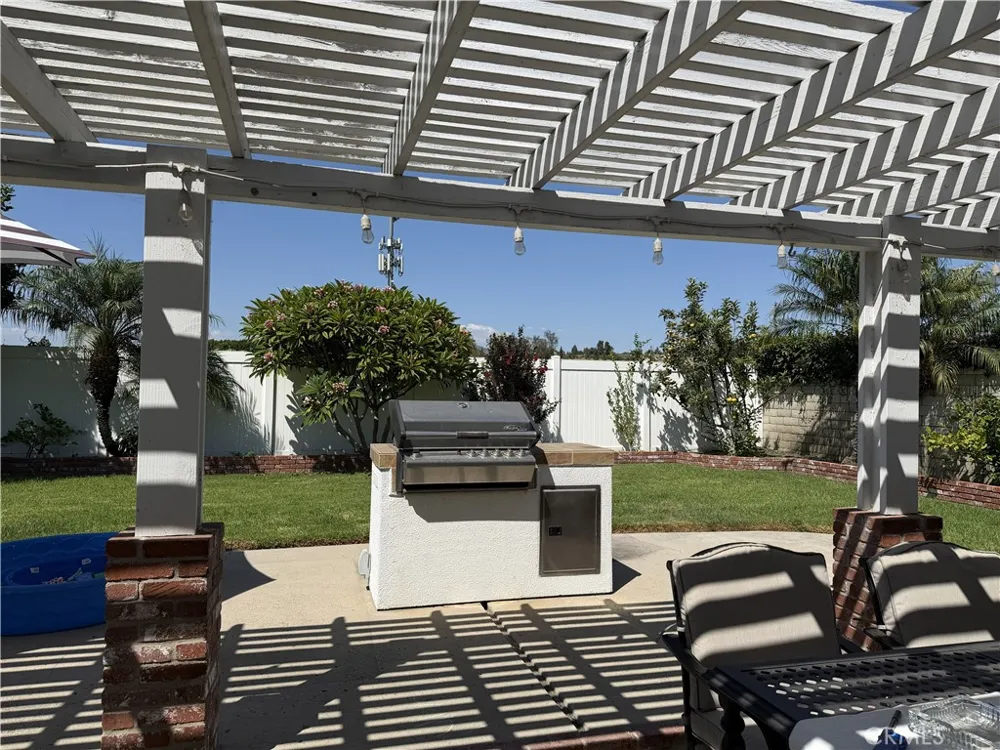 5253 E Woodwind Anaheim, CA 92807