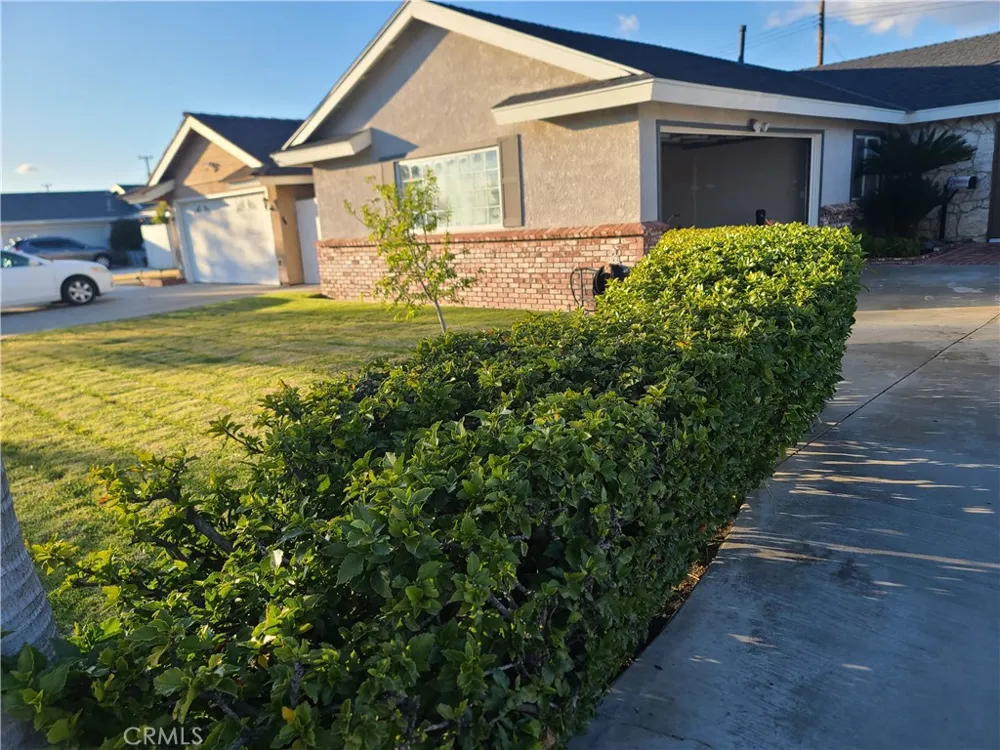 5253 E Woodwind Anaheim, CA 92807