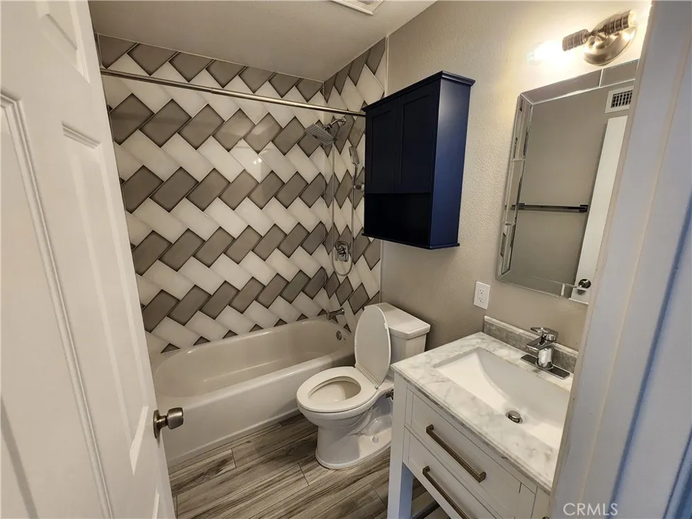 5253 E Woodwind Anaheim, CA 92807