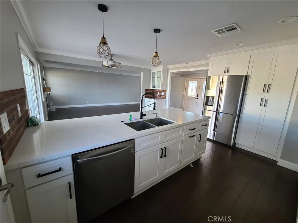 5253 E Woodwind Anaheim, CA 92807