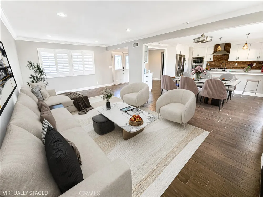 5253 E Woodwind Anaheim, CA 92807