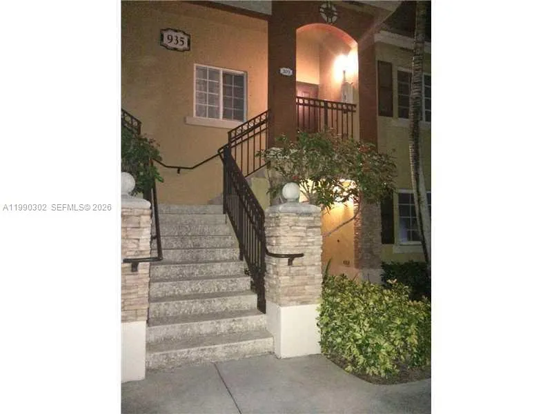 935 NE 33rd Ter #203 Homestead, FL 33033