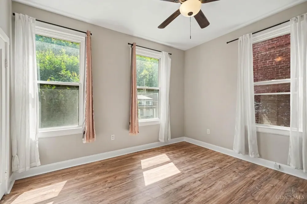 2149 W Clifton Avenue Cincinnati, OH 45219