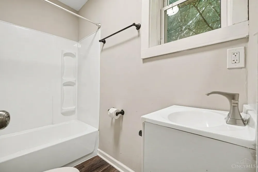 2149 W Clifton Avenue Cincinnati, OH 45219