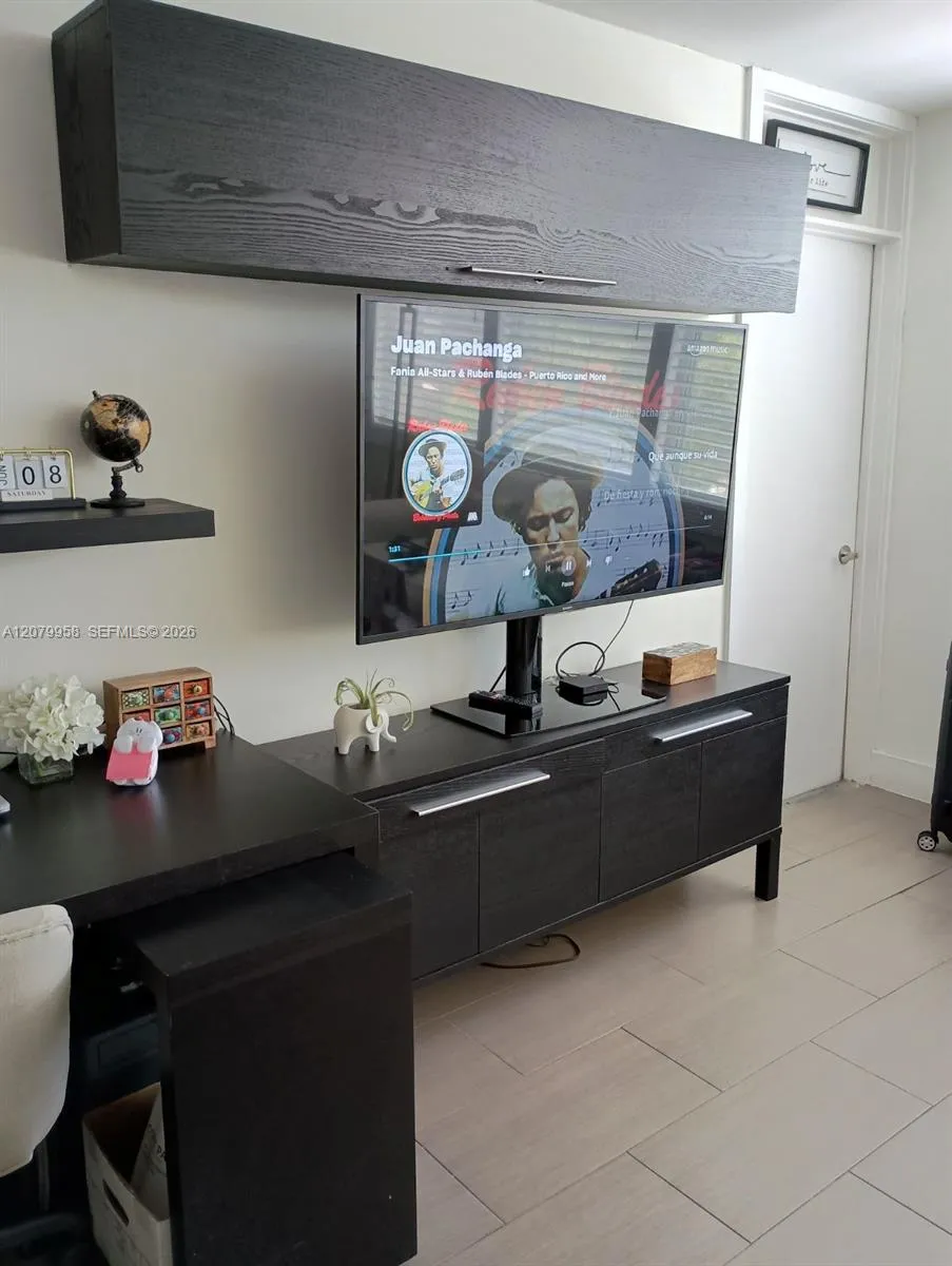 900 St Charles Pl #213 Pembroke Pines, FL 33026