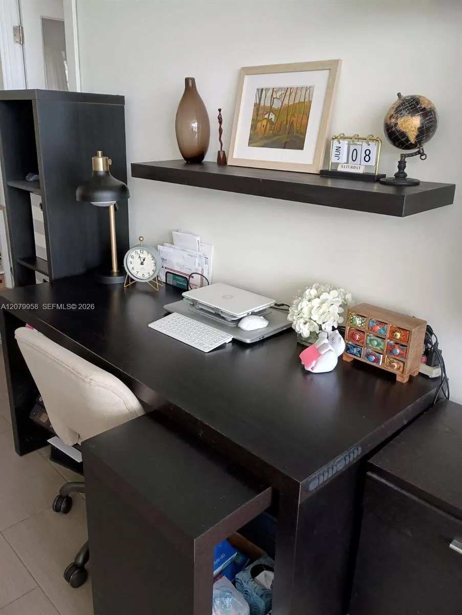 900 St Charles Pl #213 Pembroke Pines, FL 33026