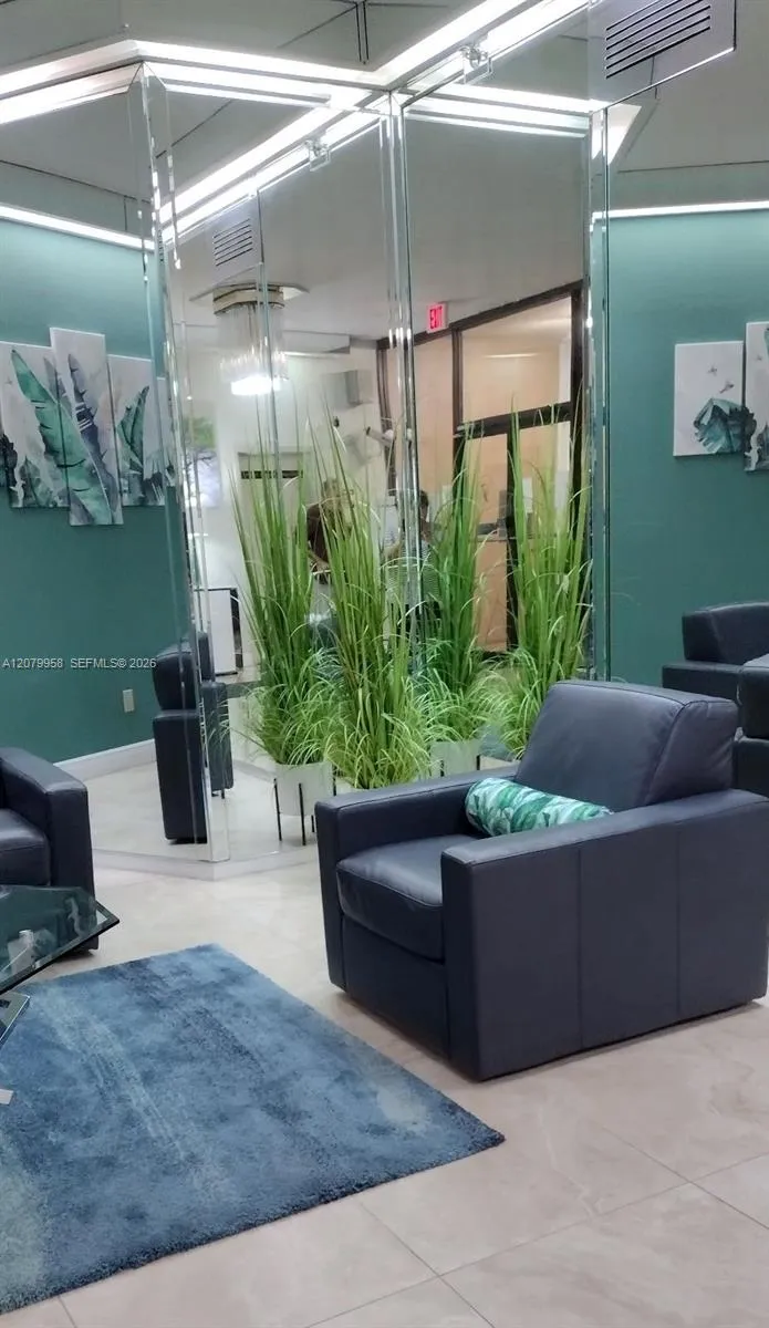 900 St Charles Pl #213 Pembroke Pines, FL 33026